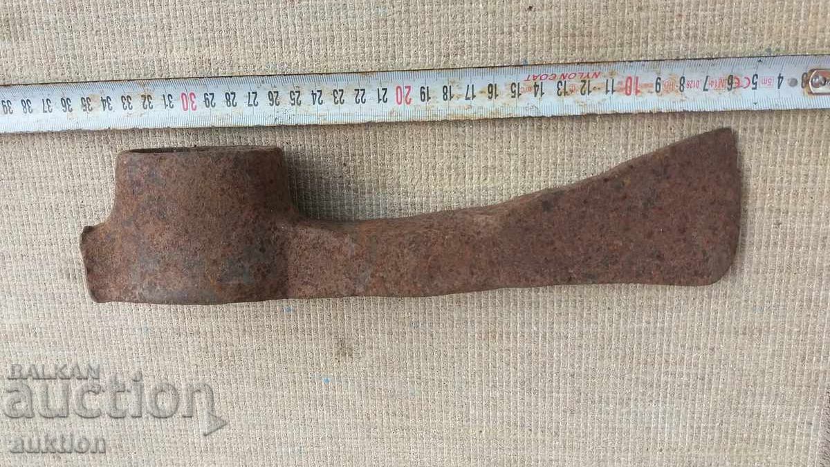 Παράδοση Μασίφ τσεκούρι