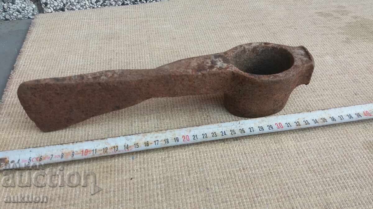 Μασίφ τσεκούρι