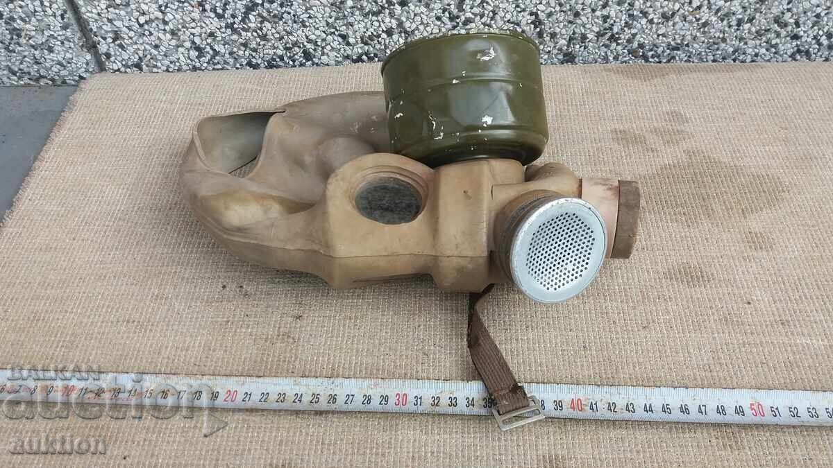 Delivery of Old Soviet Gas Mask with Filter Delivery of Old Soviet Gas Mask with Filter