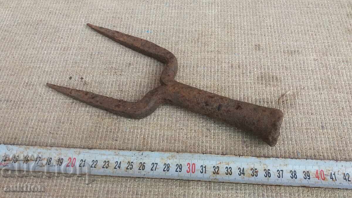 MASSIVE FORGED MOVABLE ANVIL - 7 MASSIVE FORGED MOVABLE ANVIL - 7