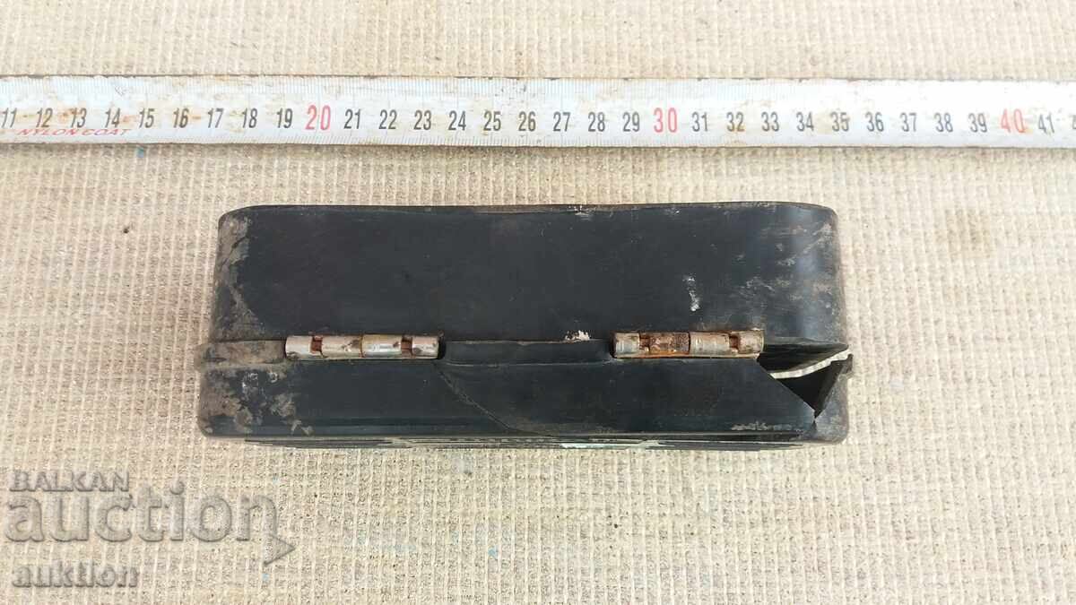 Licitație CUTIE PENTRU GREUTĂȚI PENTRU CÂNTAR - BACELIT - SOC