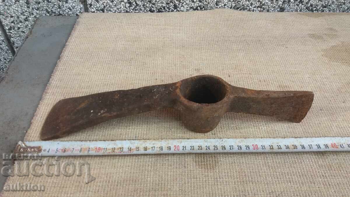 Σφυρήλατο Τσεκούρι - Πιόλα