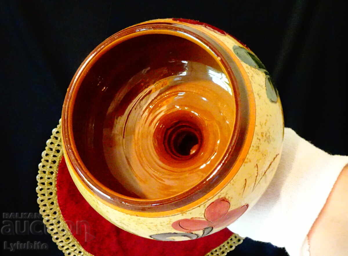 Auction German ceramic candy bowl, bowl, goblet. Auction German ceramic candy bowl, bowl, goblet.