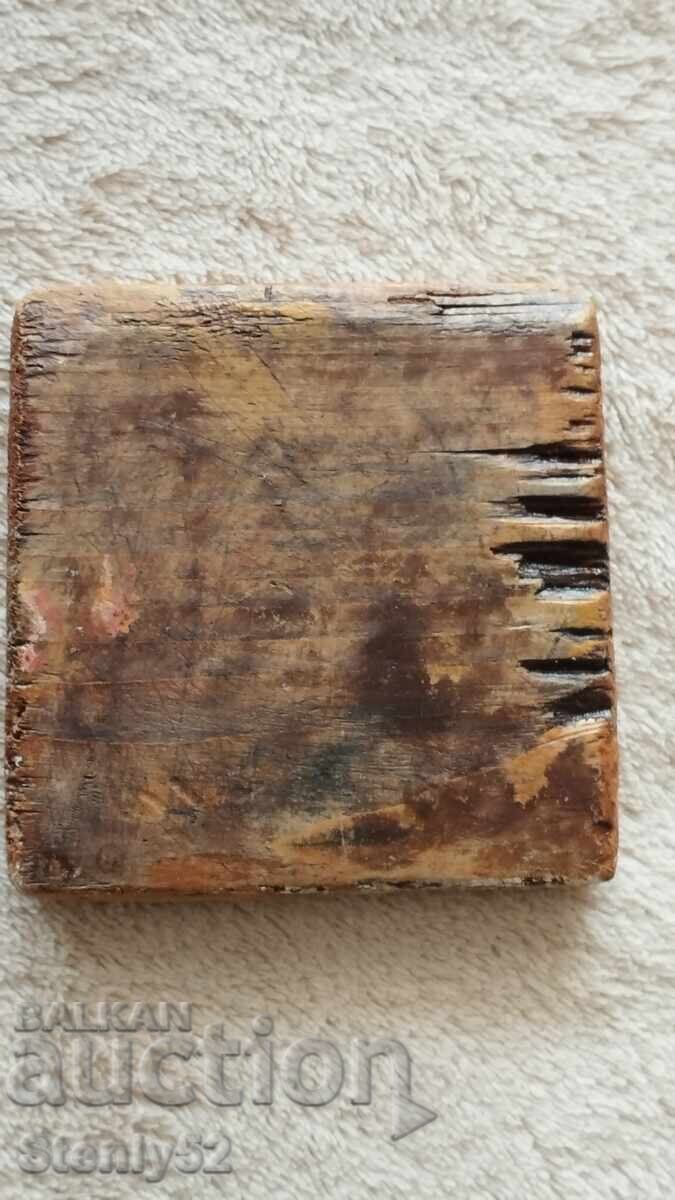 Icoană a Fecioarei Maria pictată manual pe lemn cu preț 10.00 BGN | € 5.11 Icoană a Fecioarei Maria pictată manual pe lemn cu preț 10.00 BGN | € 5.11