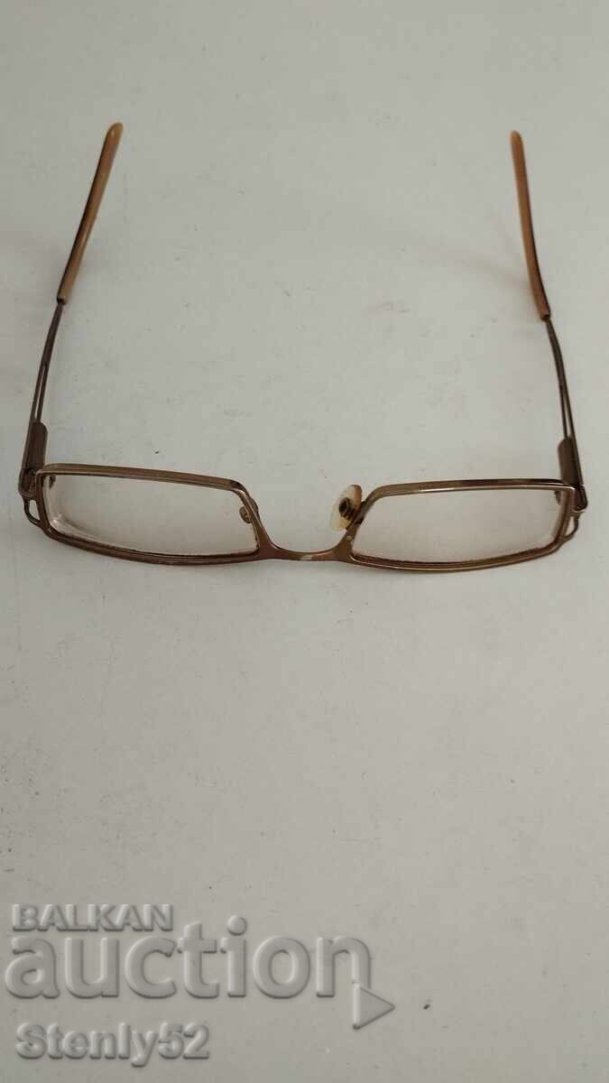 Auction Small size children's glasses, metal frame 12 cm wide Auction Small size children's glasses, metal frame 12 cm wide