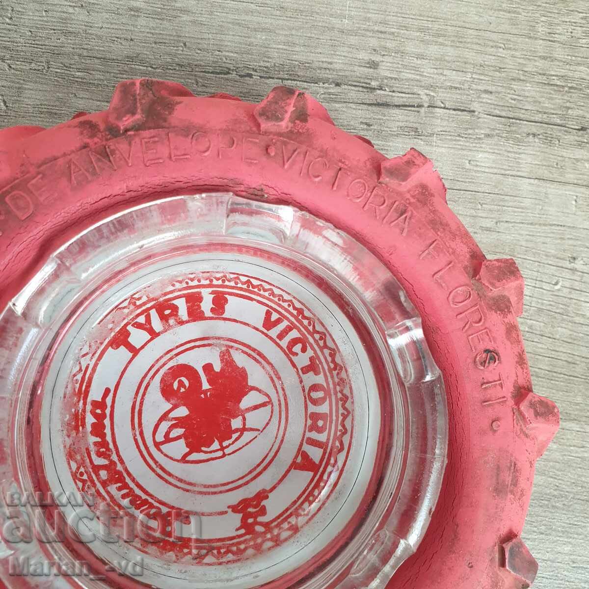 Glass retro collection - ashtray VICTORIA 1969 with price 125.00 BGN | € 63.91 Glass retro collection - ashtray VICTORIA 1969 with price 125.00 BGN | € 63.91