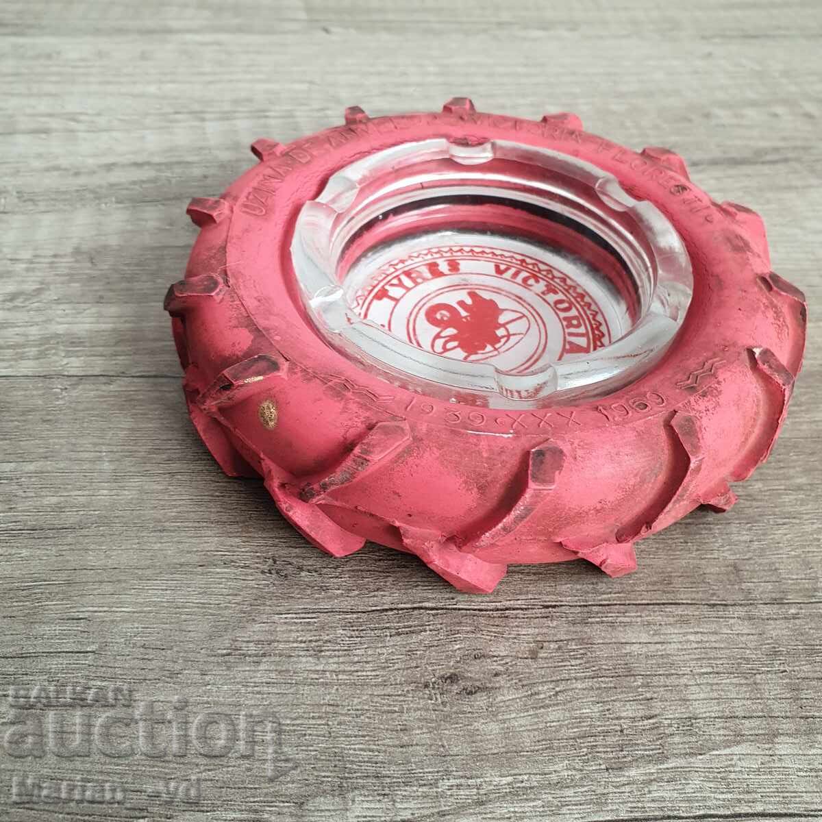 Delivery of Glass retro collection - ashtray VICTORIA 1969 Delivery of Glass retro collection - ashtray VICTORIA 1969