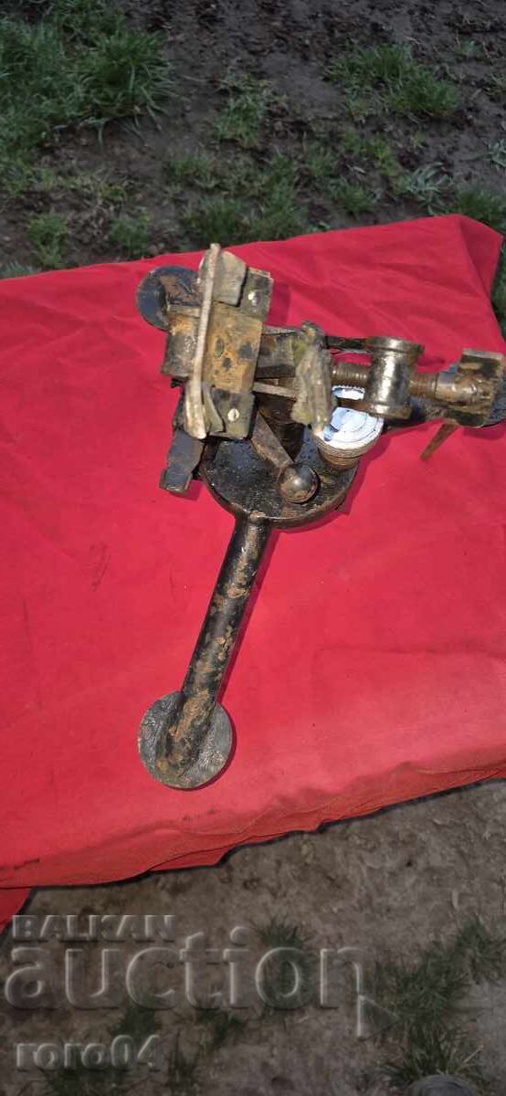 Auction Tripod for shooting weapons Auction Tripod for shooting weapons