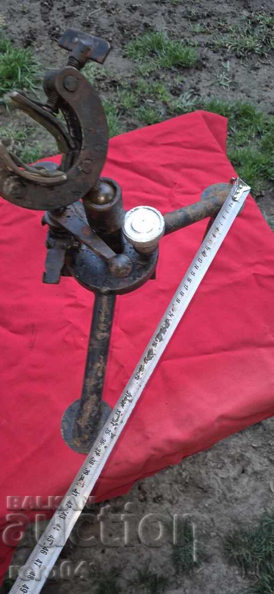 Delivery of Tripod for shooting weapons Delivery of Tripod for shooting weapons