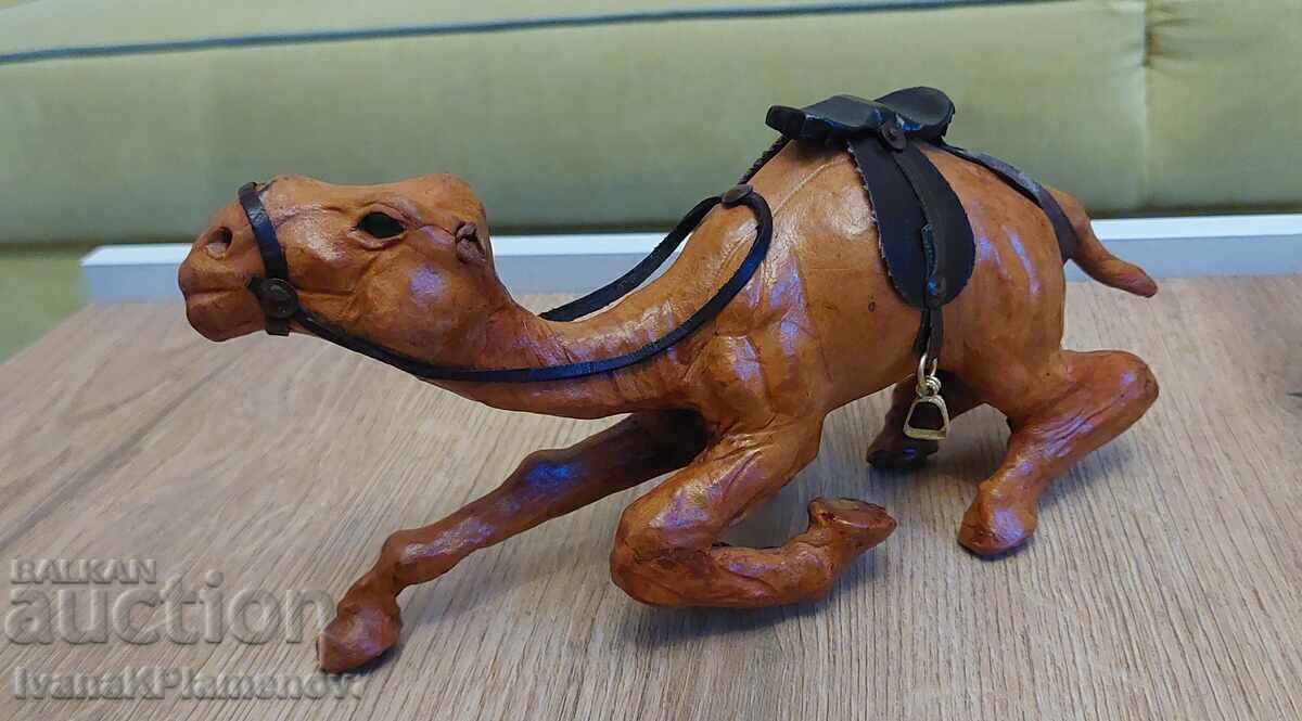 Leather-wrapped figurine for connoisseurs with price 16.00 €