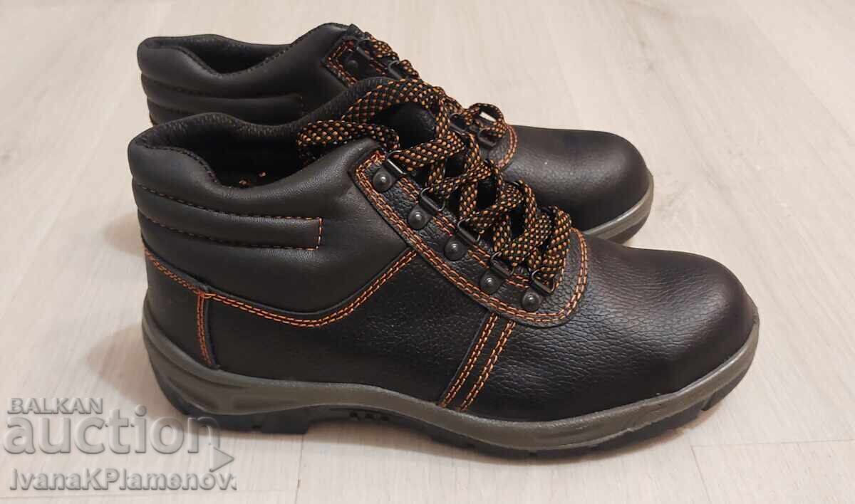 Pantofi noi pentru barbati marimea 45