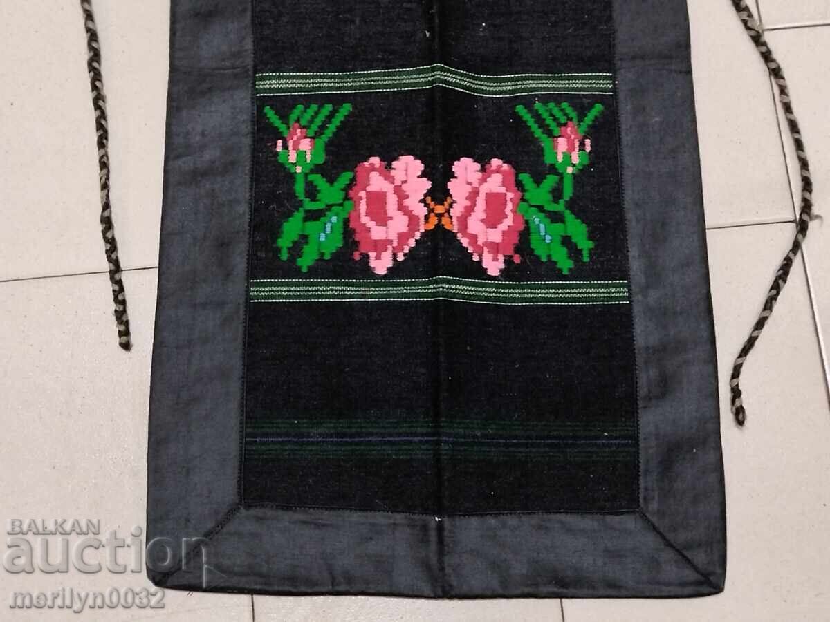 Vintage χειροποίητη ποδιά με τιμή 89.00 BGN | € 45.50 Vintage χειροποίητη ποδιά με τιμή 89.00 BGN | € 45.50