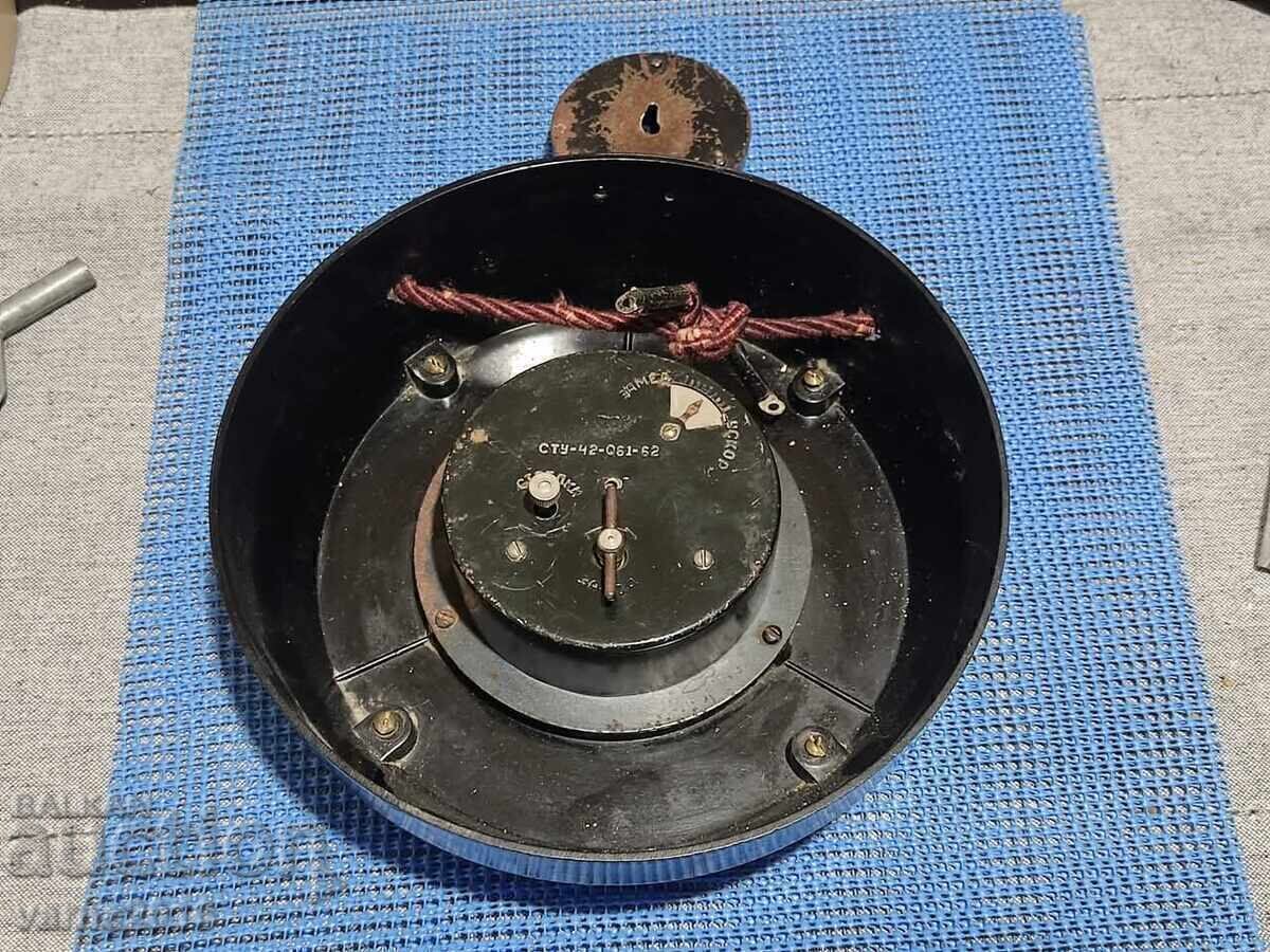RARE MECHANICAL WATCH BAKELITE / USSR 1940s with price 200.00 BGN | € 102.26 RARE MECHANICAL WATCH BAKELITE / USSR 1940s with price 200.00 BGN | € 102.26