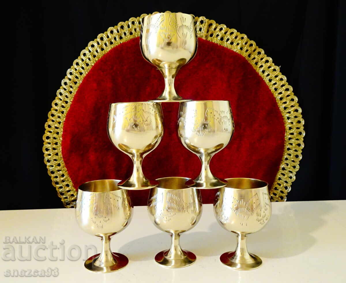 Delivery of English bronze brandy glasses, 6 pieces Delivery of English bronze brandy glasses, 6 pieces