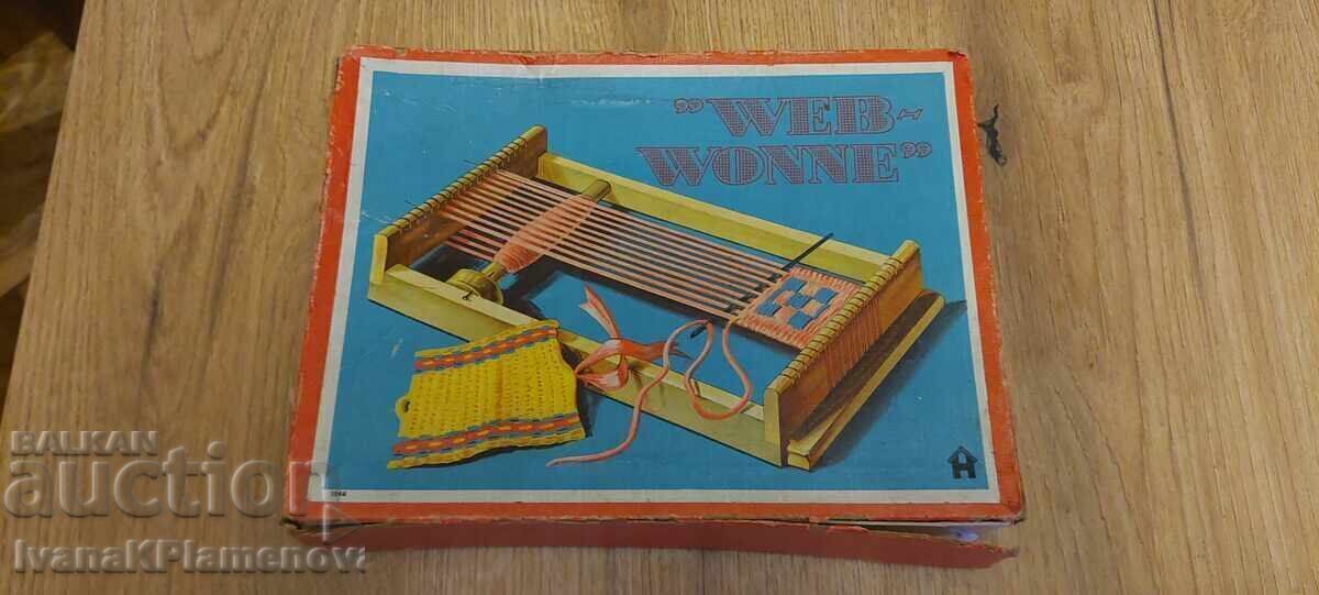 Retro children's weaving loom for connoisseurs