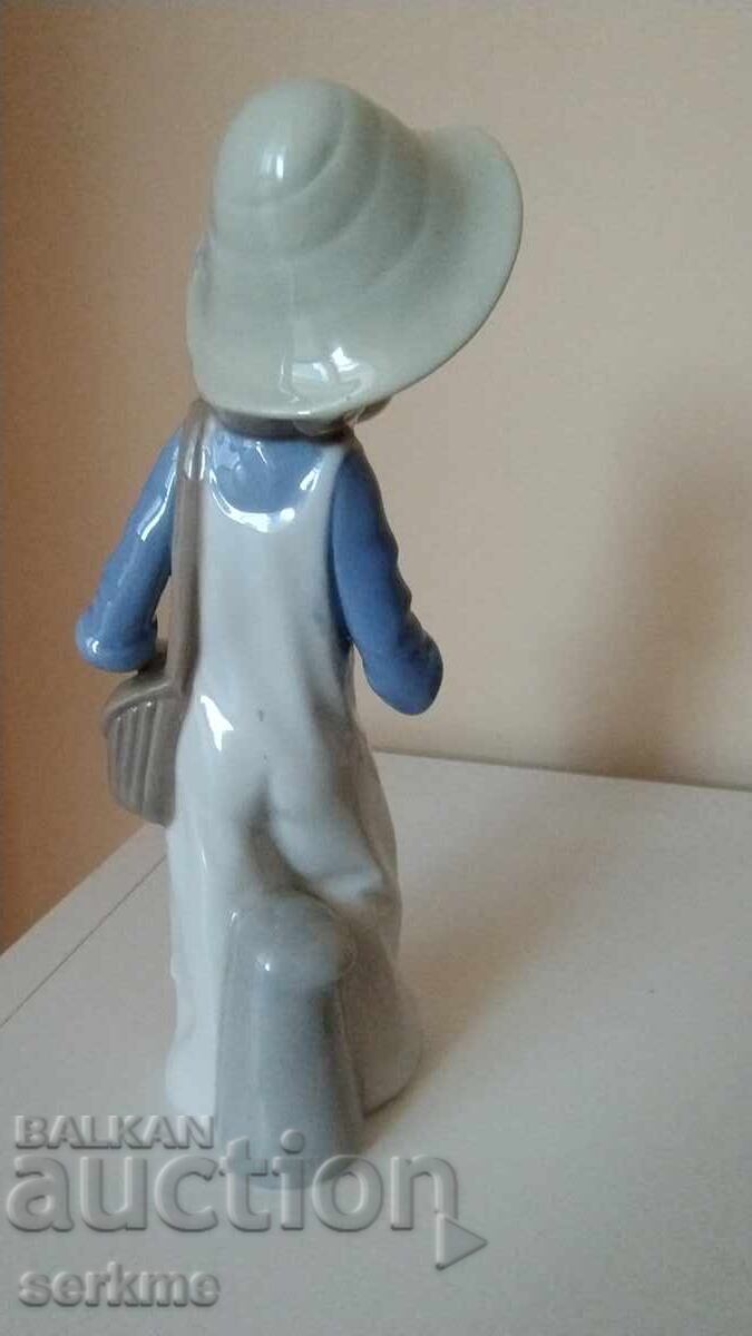 Δημοπρασία Φιγούρα από πορσελάνη