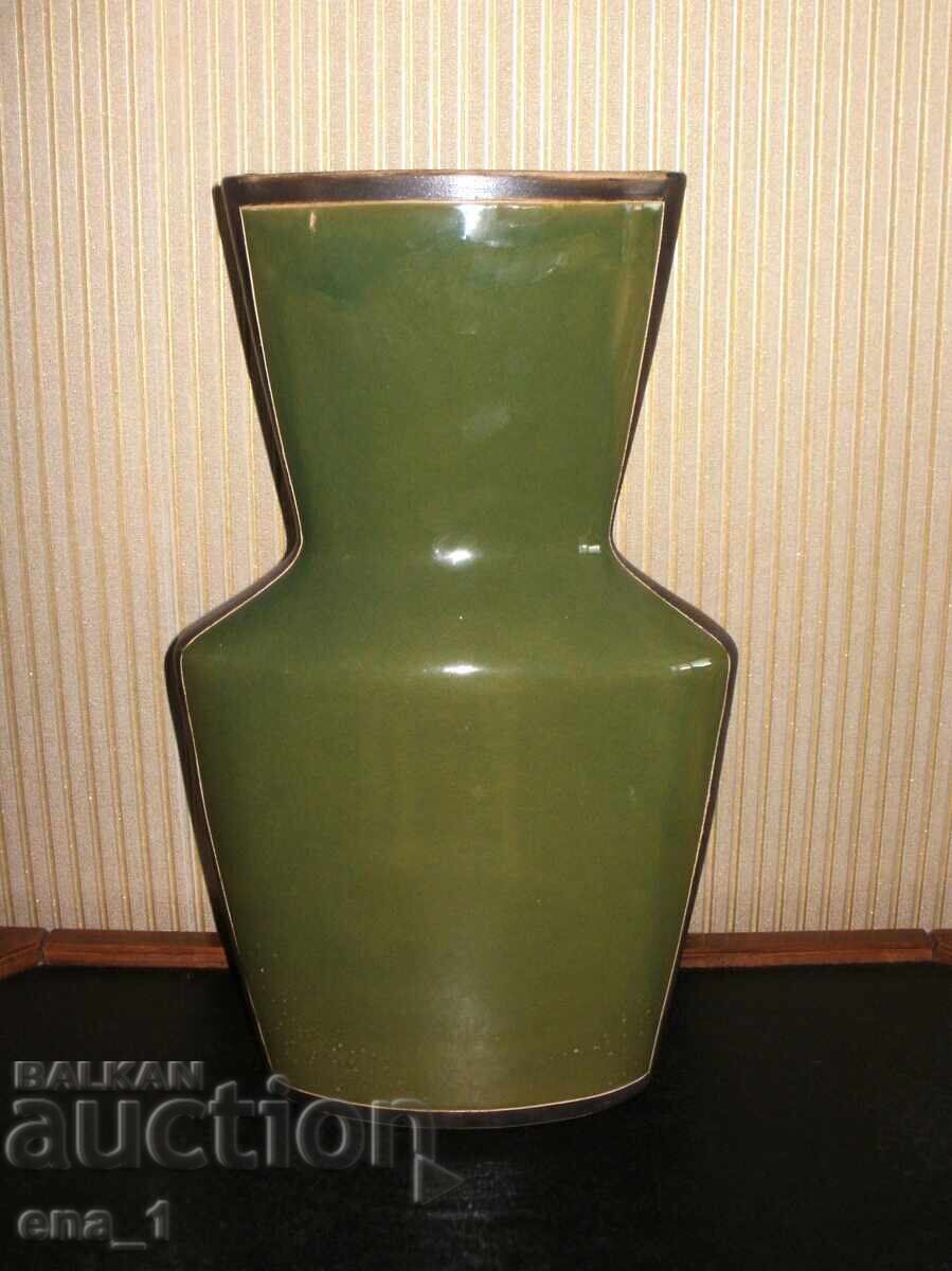 Vază/vas vietnamez originală mare pentru flori uscate cu preț 50.00 BGN | € 25.56