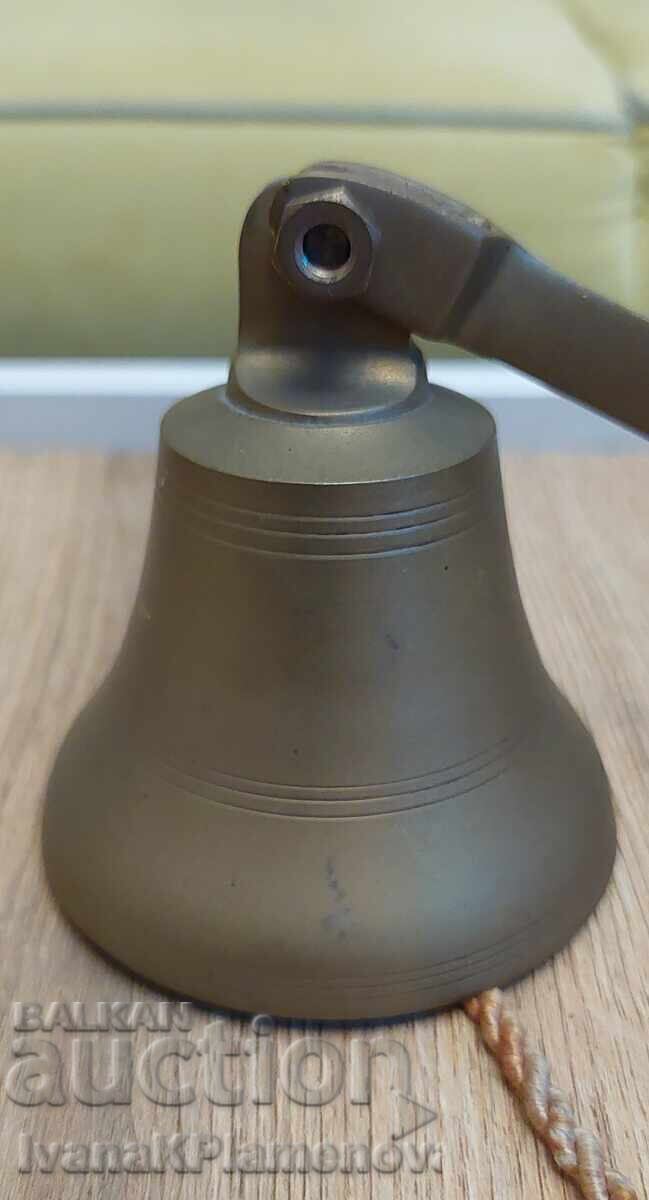 Clopot de bronz pentru cunoscători cu preț 45.00 BGN | € 23.01 Clopot de bronz pentru cunoscători cu preț 45.00 BGN | € 23.01