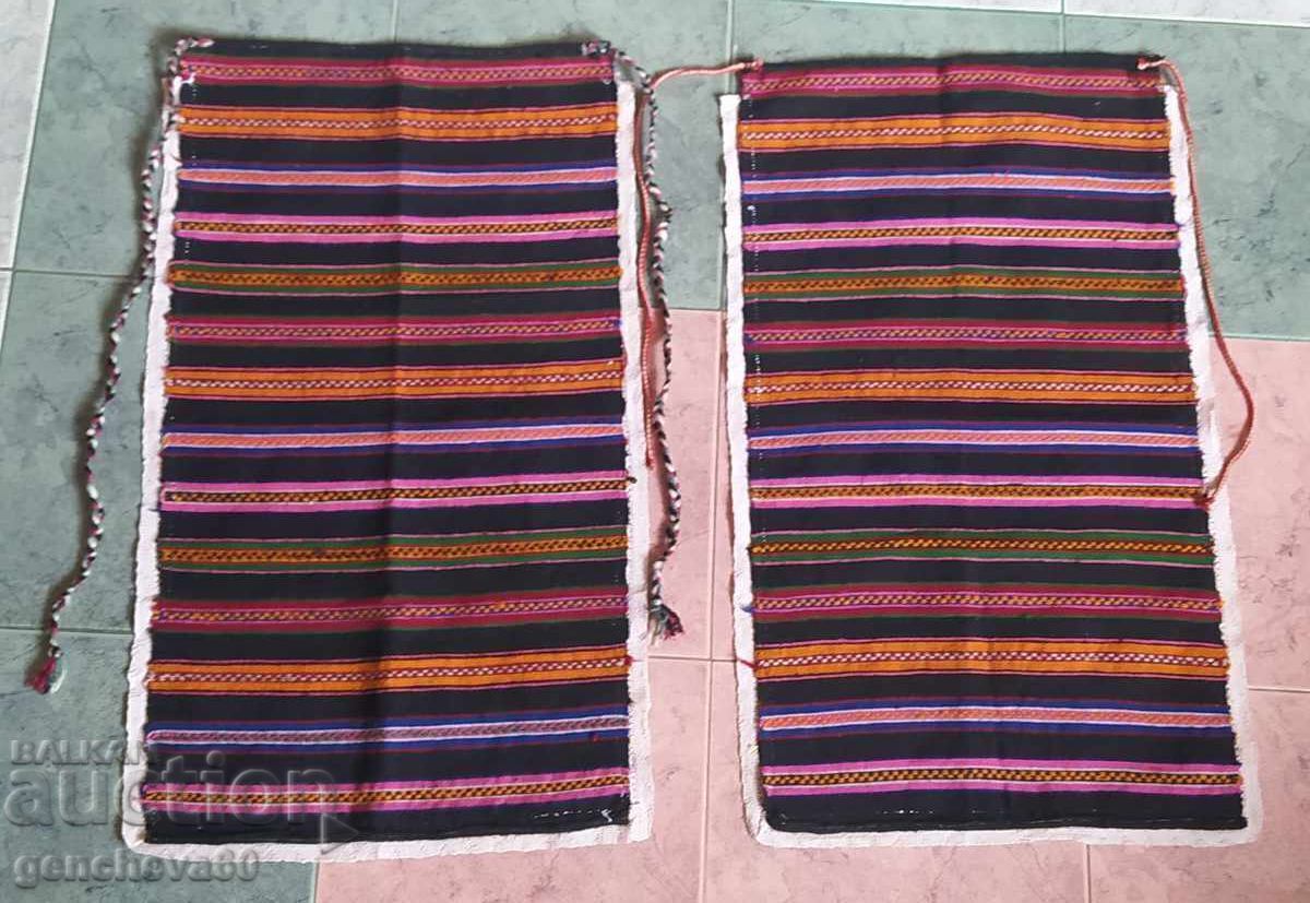 Licitație Două șorțuri autentice țesute manual