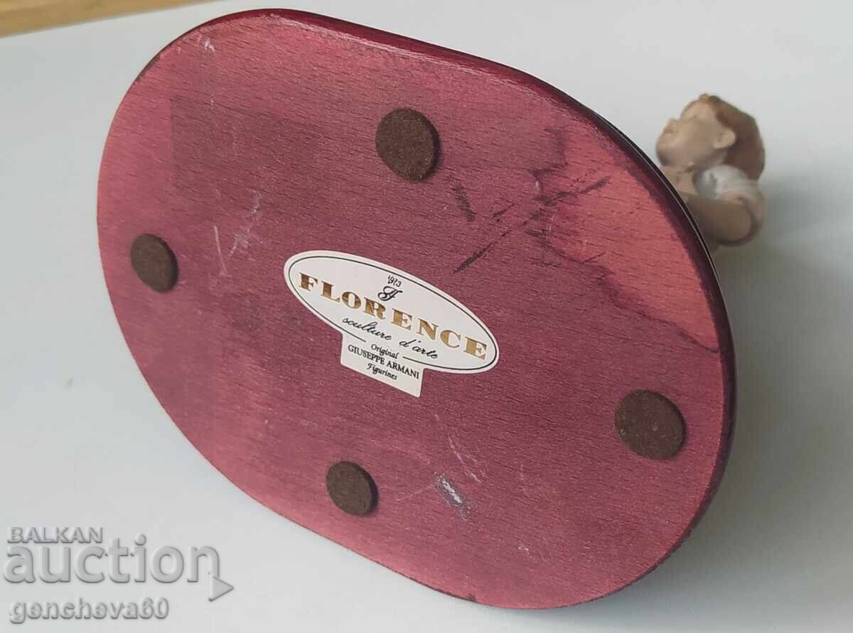 Vintage collectible Giuseppe Armani statue - 6