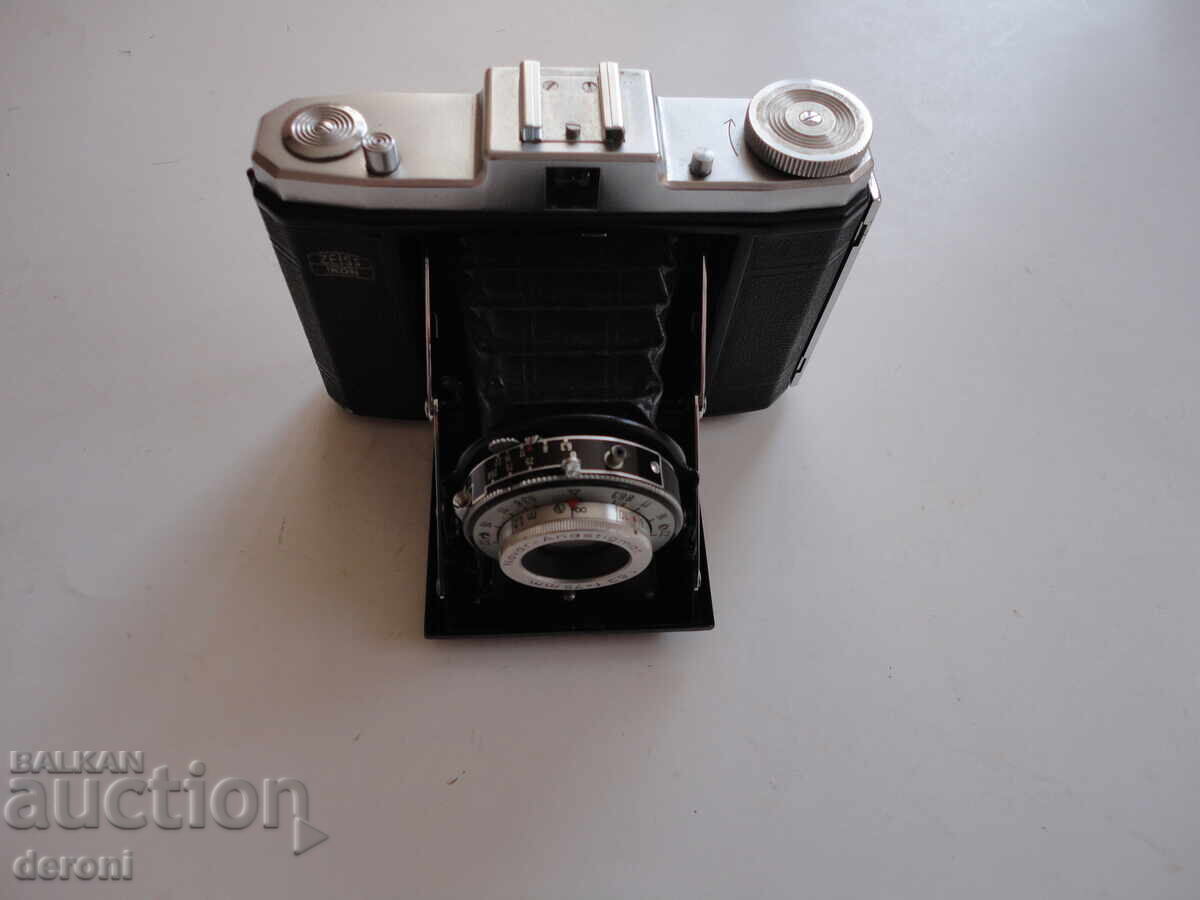 Auction Zeiss Ikon soft camera Auction Zeiss Ikon soft camera