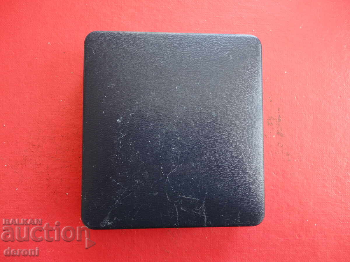 Coin Box 2 - 7 Coin Box 2 - 7