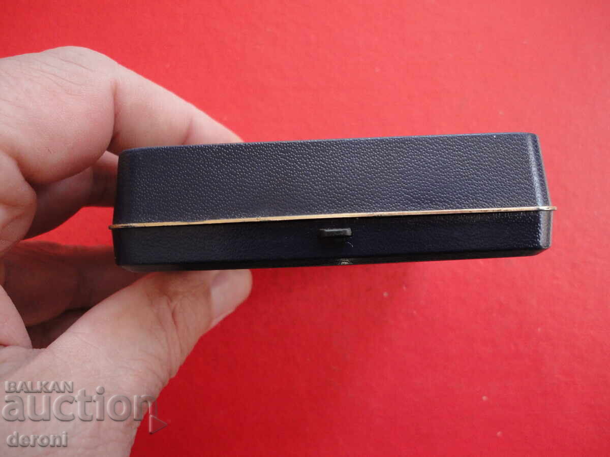 Auction Coin box 5 Auction Coin box 5