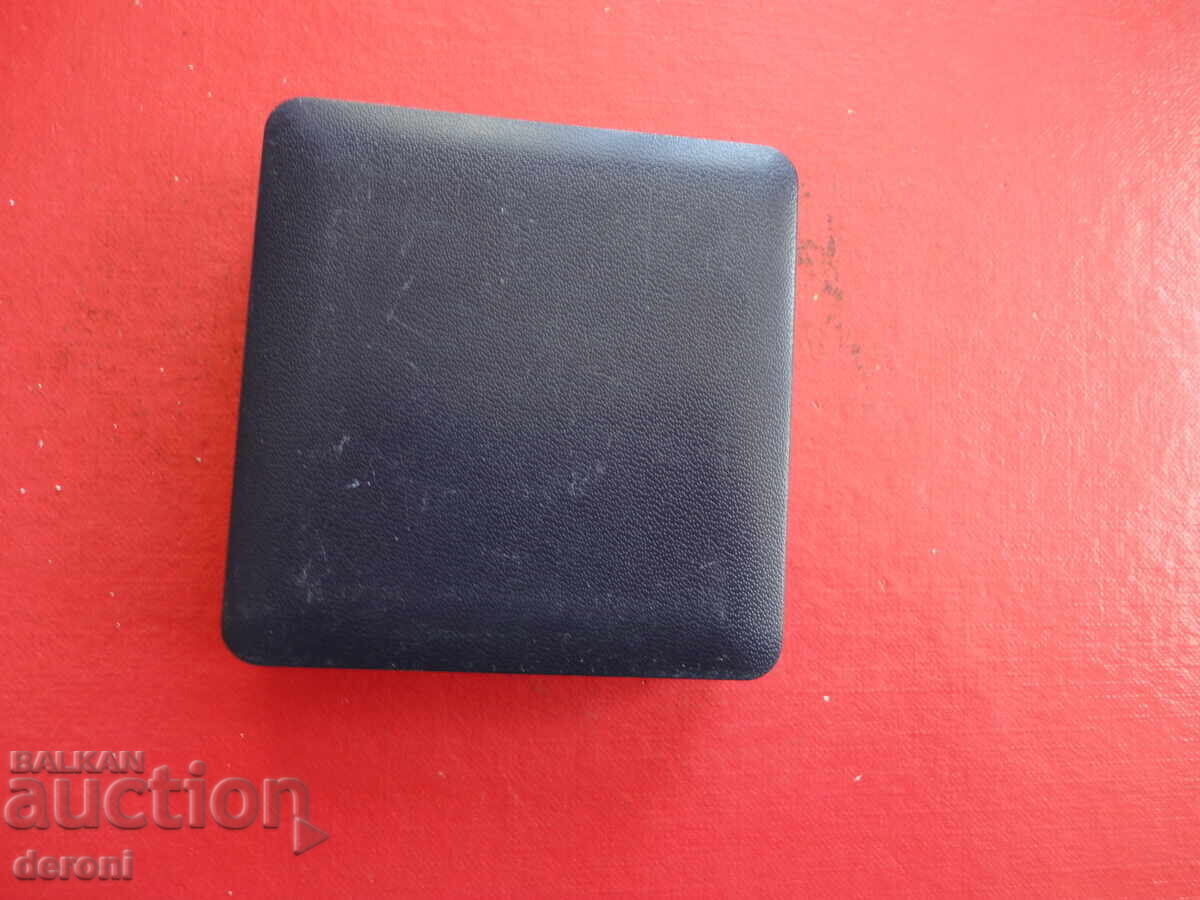 Coin box 5 - 5 Coin box 5 - 5