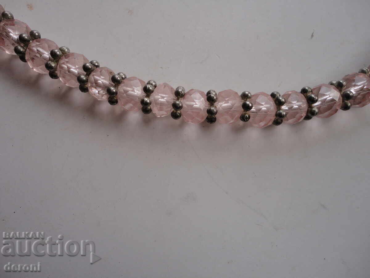 Auction Necklace with 8 stones Auction Necklace with 8 stones