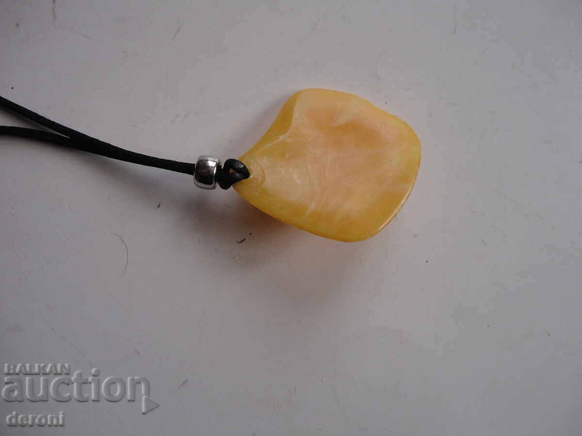 Delivery of Bakelite Amber Necklace Delivery of Bakelite Amber Necklace