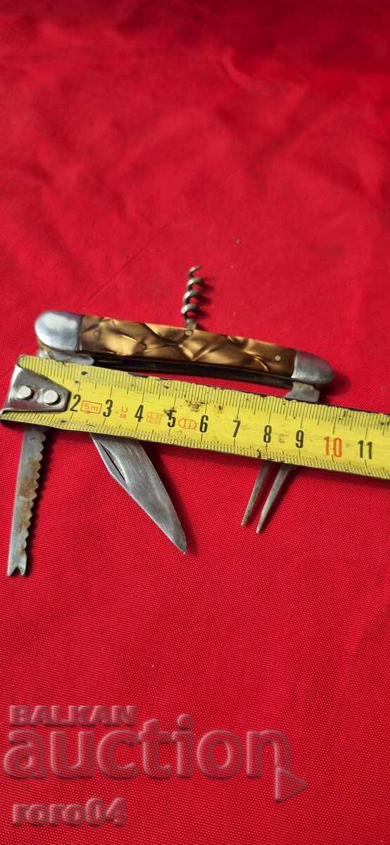 Delivery of POCKET KNIFE - VELIKO TARNOVO - SICKLE AND HAMMER Delivery of POCKET KNIFE - VELIKO TARNOVO - SICKLE AND HAMMER