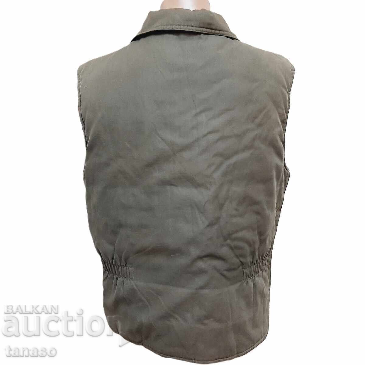 Licitație Vestă matlasată, verde, militară (18.2)