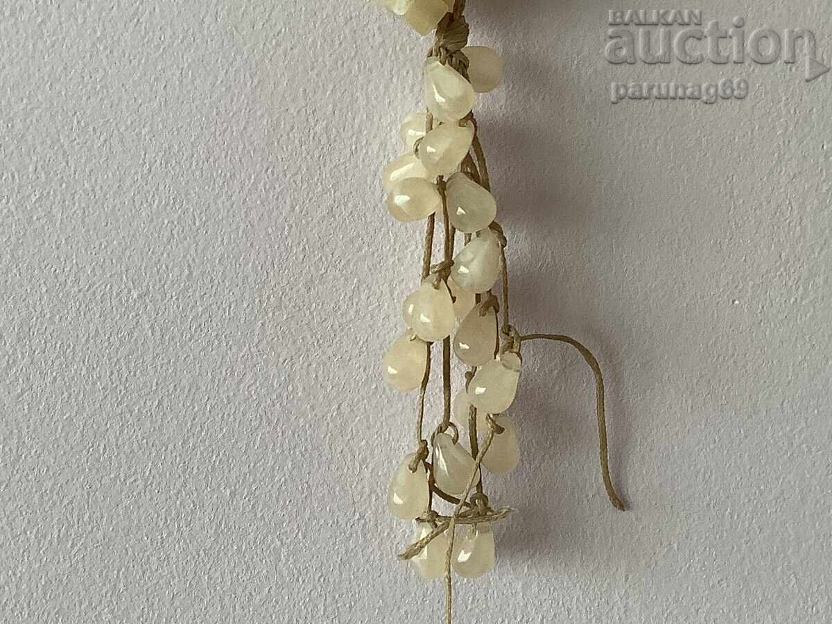 Colier - pură bijuterii sidef Etnografie cu preț 12.00 BGN | € 6.14 Colier - pură bijuterii sidef Etnografie cu preț 12.00 BGN | € 6.14