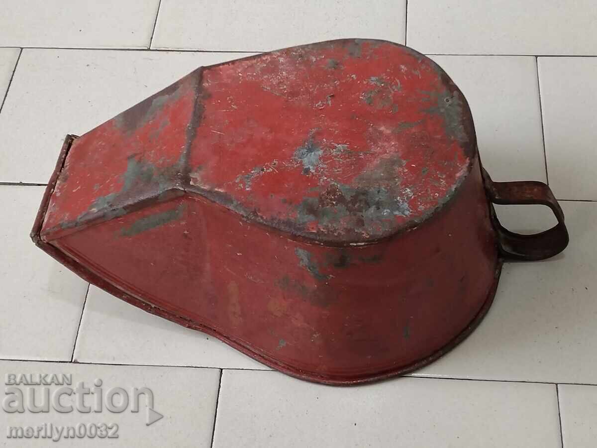 Delivery of Profile bucket for hauling bulk grain materials