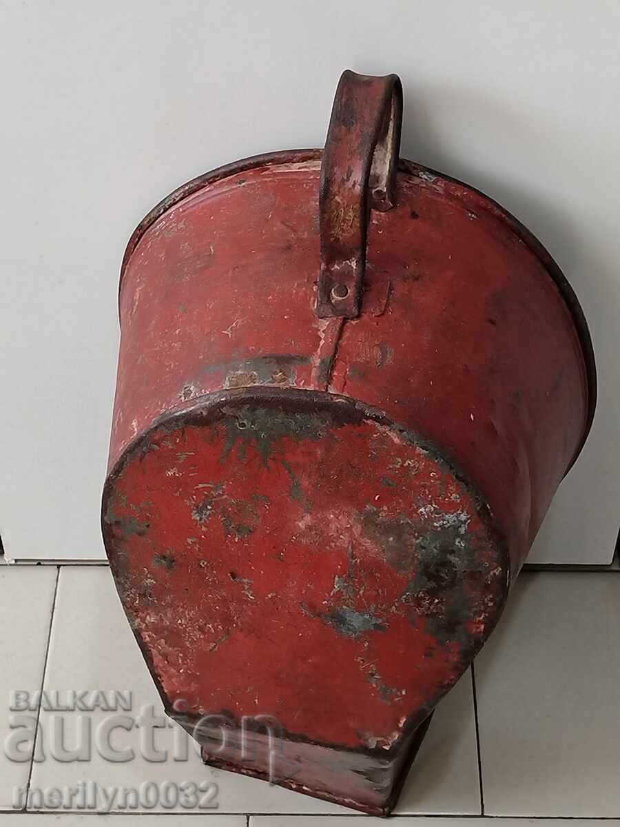 Profile bucket for hauling bulk grain materials - 5