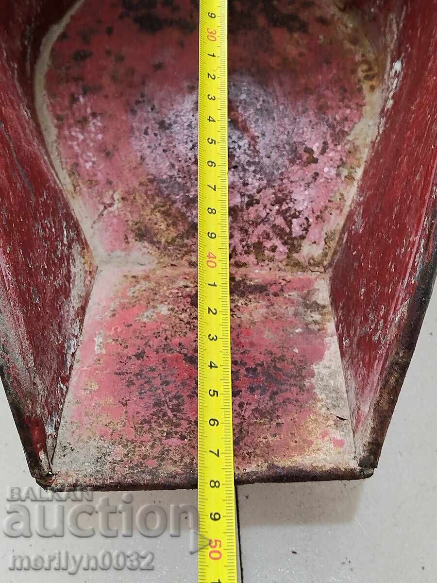 Profile bucket for hauling bulk grain materials - 6