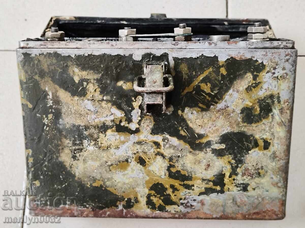 Army metal box with accumulator chest WW2 - 7 Army metal box with accumulator chest WW2 - 7