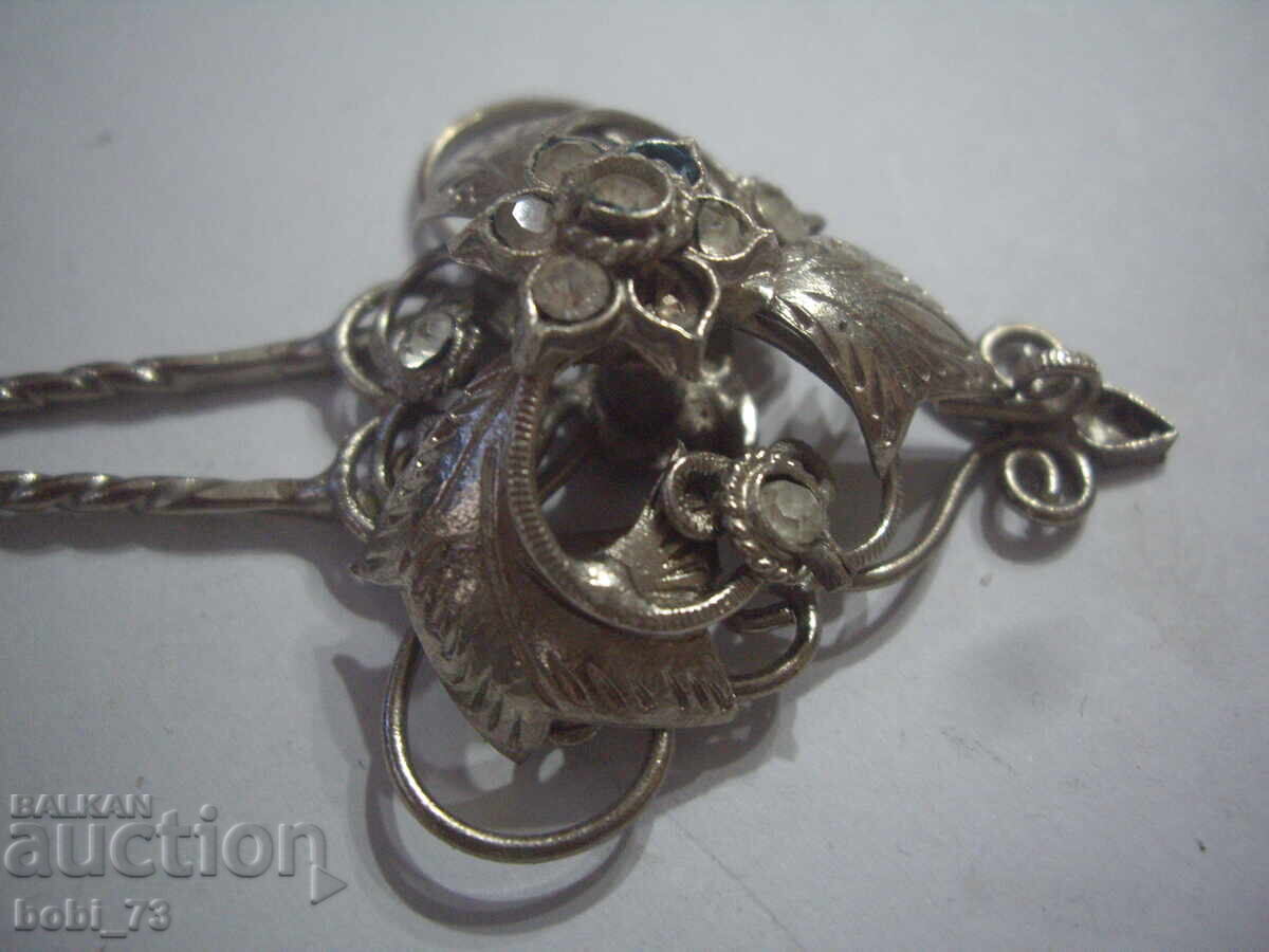 Delivery of Interesting hair needle Delivery of Interesting hair needle