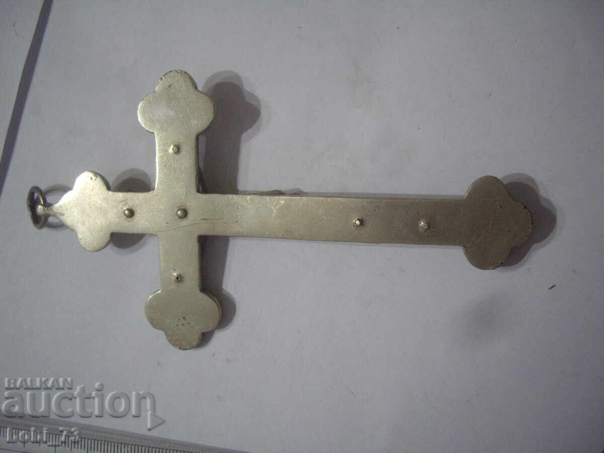 Auction Old massive cross Auction Old massive cross