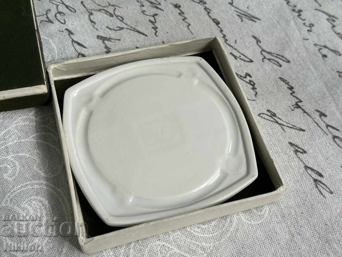 Доставка на Порцелан Плакет 100 години Изида