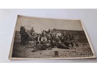 Fotografi Muncitori în Fabrică de Cărămidă