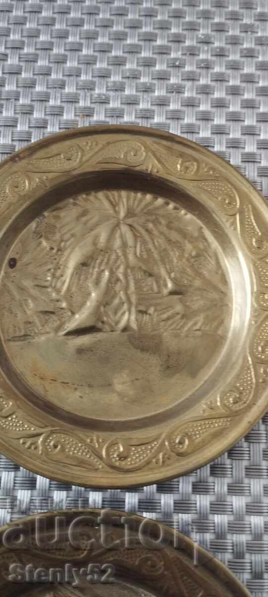 Licitație 2 buc. suporturi de alamă pentru cești de porțelan