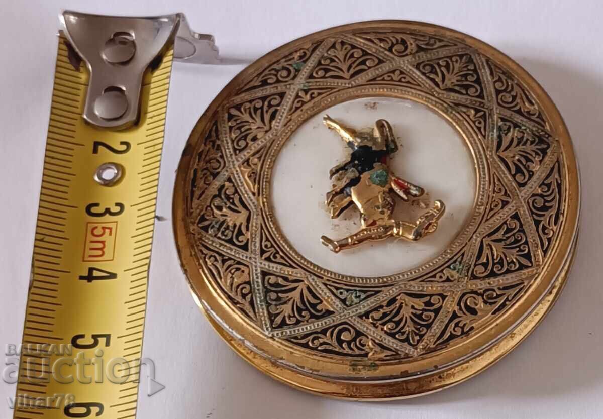 Аукцион малко  огледалце