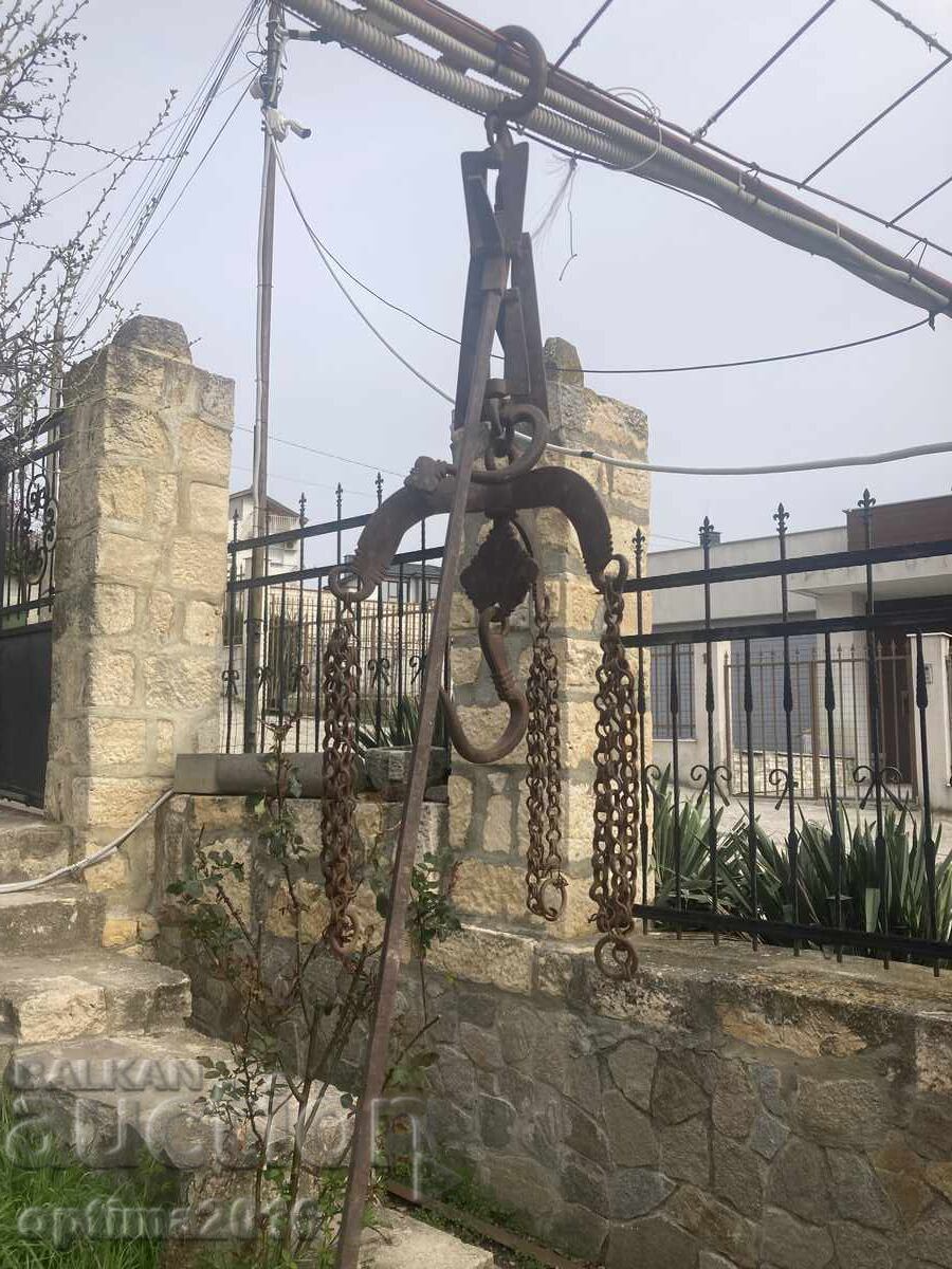 Unique balance scale with price 80.00 BGN | € 40.90