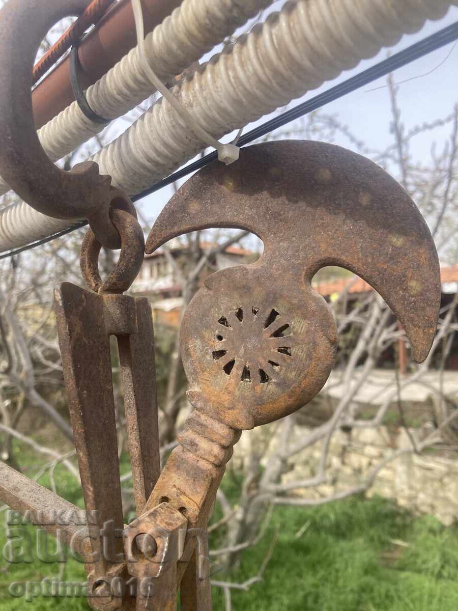 Delivery of Unique balance scale