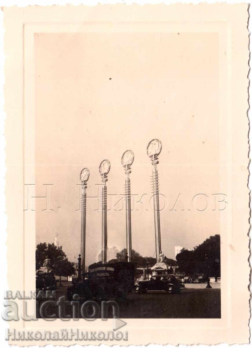 1937 SMALL OLD PHOTO PARIS EXHIBITION PYLONS AT ENTRANCE D591 1937 SMALL OLD PHOTO PARIS EXHIBITION PYLONS AT ENTRANCE D591