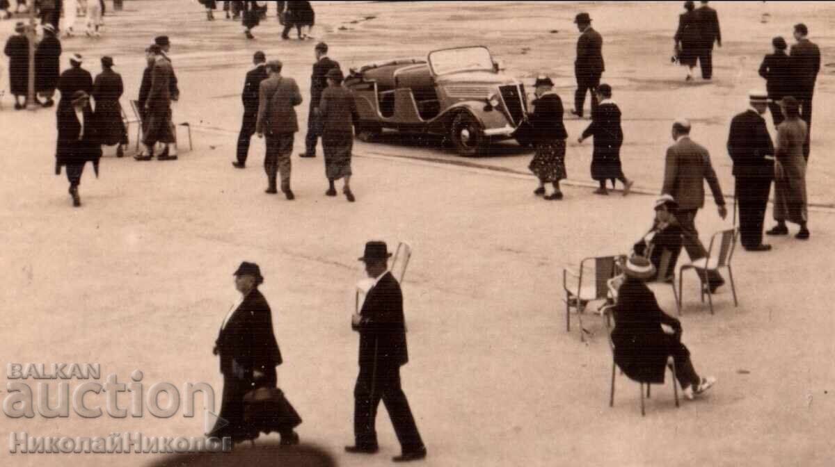 Livrarea 1937 FOTOGRAFIE MICĂ VECHE EXPOZIȚIA DE LA PARIS PAVILIONUL URSS D603