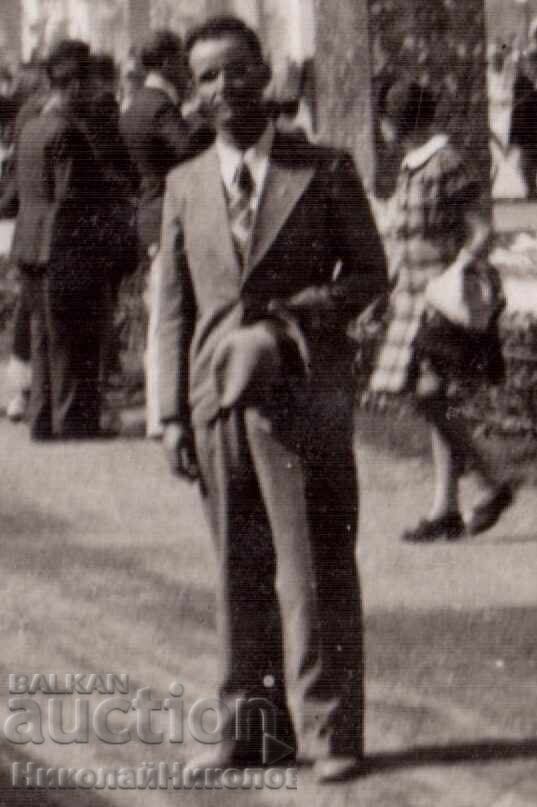 1937 FOTOGRAFIE MICĂ VECHE PARIS BULGARI LA EXPOZIȚIE D607 cu preț € 1.50 | 2.93 BGN