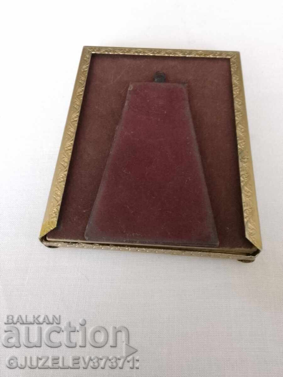 Licitație Rame foto vintage cu stativ din metal și sidef în Licitație Rame foto vintage cu stativ din metal și sidef în