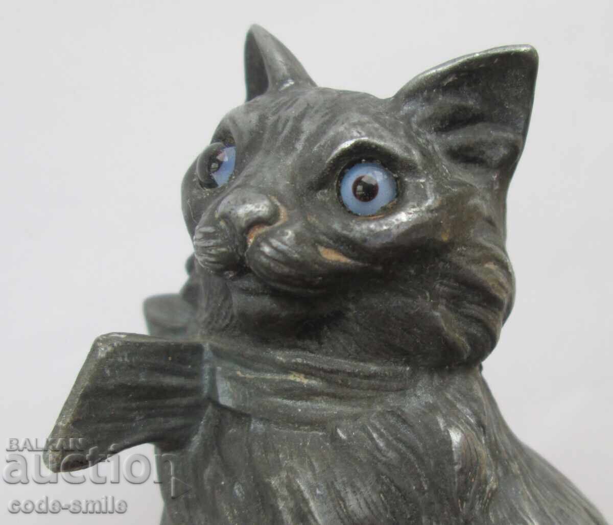 Delivery of Old French figurine cat kitten with glass eyes Delivery of Old French figurine cat kitten with glass eyes